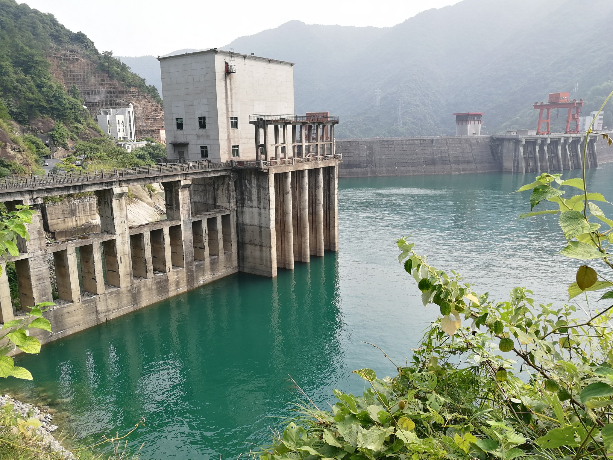 东江湖大坝