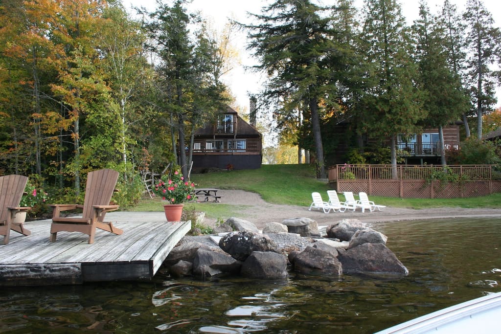 "cedarwood" beach front cottage on stoney lake