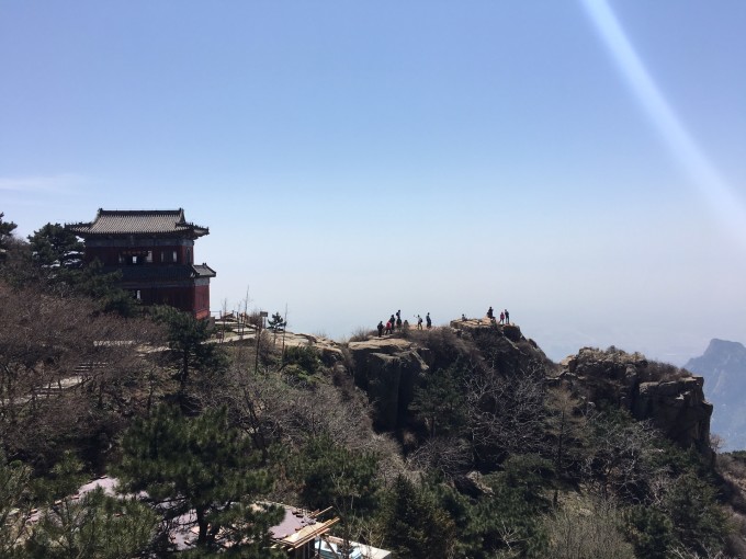 从泰山脚下到泰山顶最快需要多长时间???