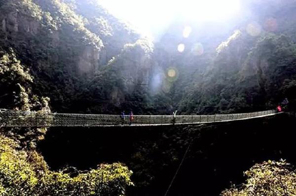 三联峒景区位于湖南省新化县维山乡四都神象山境内海拔高度在780