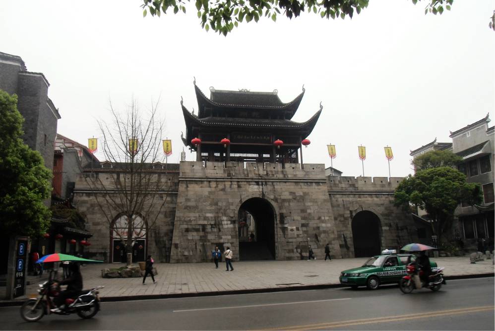 吉首市城区人口_吉首市地图(3)