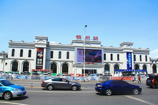市笔架山名胜简介--笔架山风景区位于辽宁省西部,面对渤海,毗邻锦州港图片
