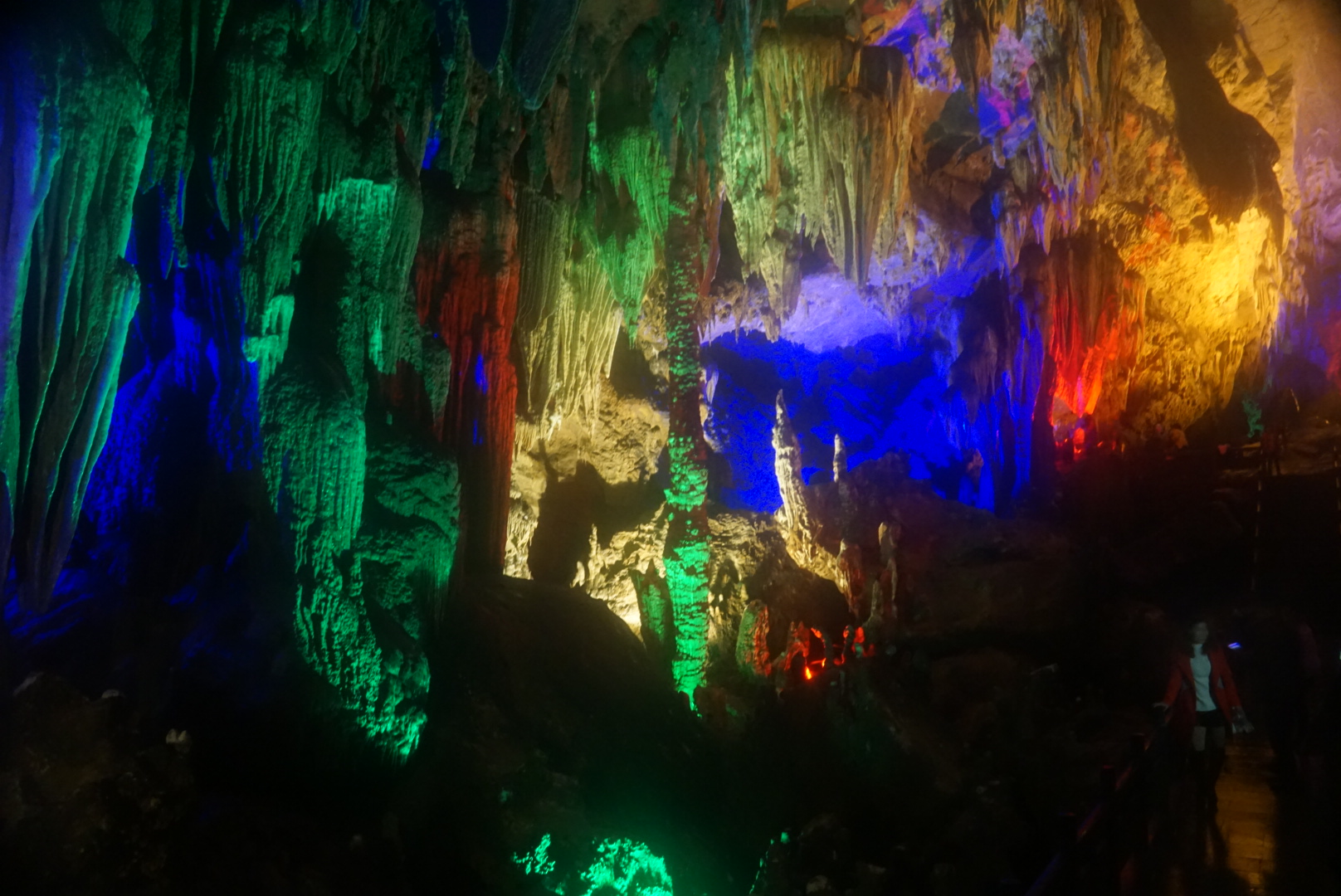 王母娘娘举办蟠桃宴(猜一成语)_王母娘娘的蟠桃园图片(2)