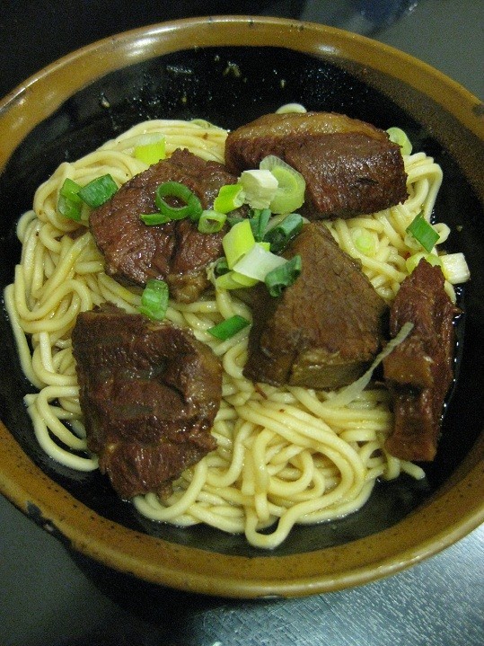 最好吃的方便牛肉面 wKgB4lOoWsSANxFBAAKP-66Lk9U72.jpeg?imageView2%2F2%2Fw%2F600%2Fq%2F90