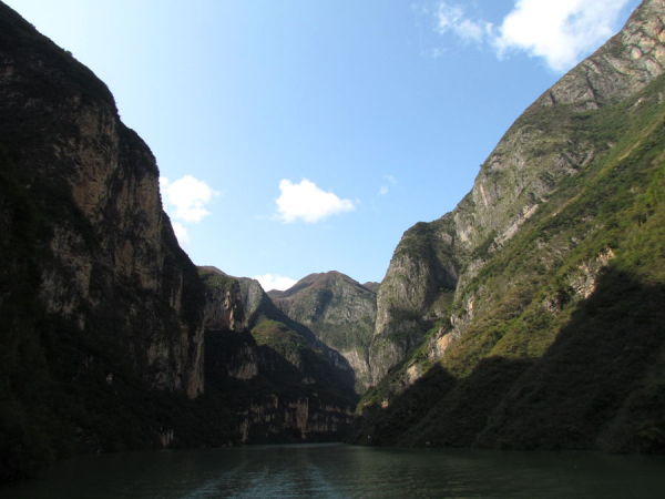 小三峡在哪个省 wKgB4lLZ_XaAPAk2AAFJ3-Yz0cA79.jpeg?imageView2%2F2%2Fw%2F600%2Fq%2F90