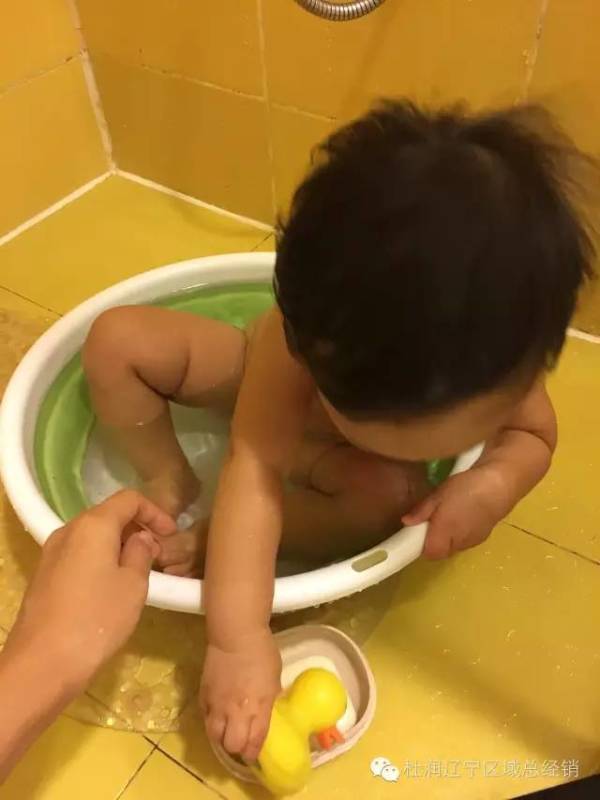 怎么收拾衣服不占行李 wKgBs1frOQWAL29JAACGGRBt33U66.jpeg?imageView2%2F2%2Fw%2F600%2Fq%2F90