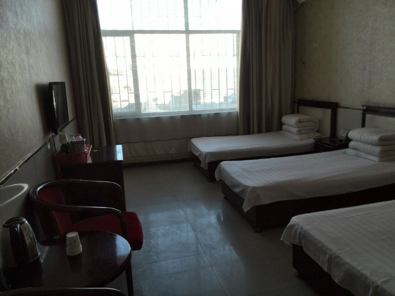 五原美食城宾馆